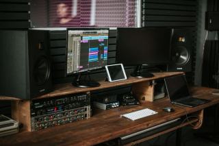 Isolation acoustique ou phonique : quelle différence ?